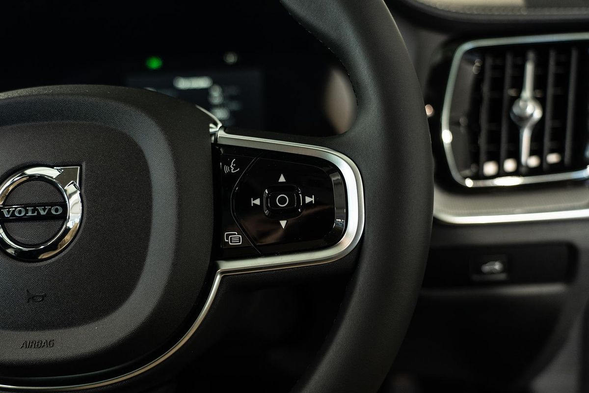2024 Volvo V60 Cross Country Ultra B5 Bright