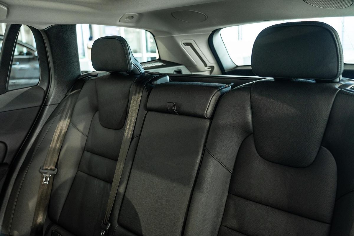 2024 Volvo V60 Cross Country Ultra B5 Bright