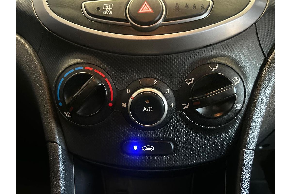 2015 Hyundai Accent Active RB2