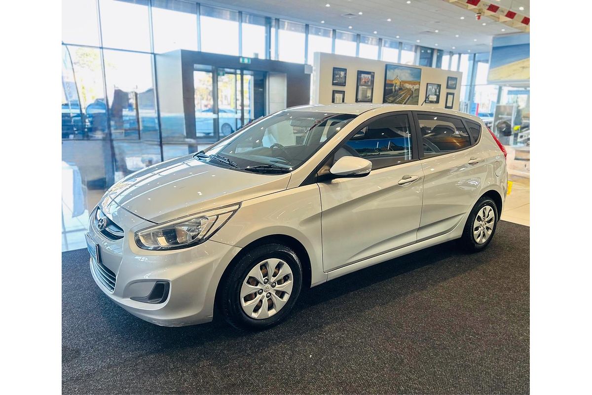 2015 Hyundai Accent Active RB2