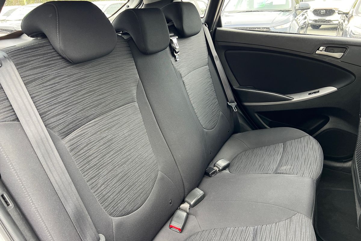 2015 Hyundai Accent Active RB2