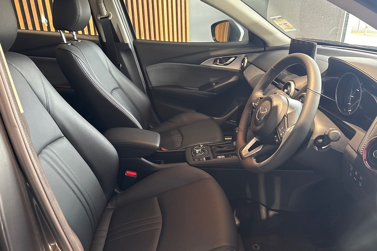 2025 Mazda CX-3 G20 Akari DK