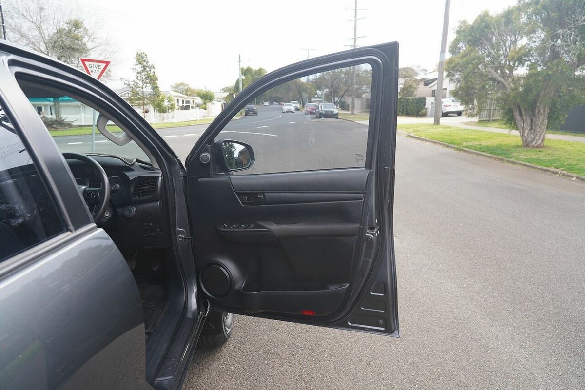 2020 Toyota Hilux SR GUN126R 4X4