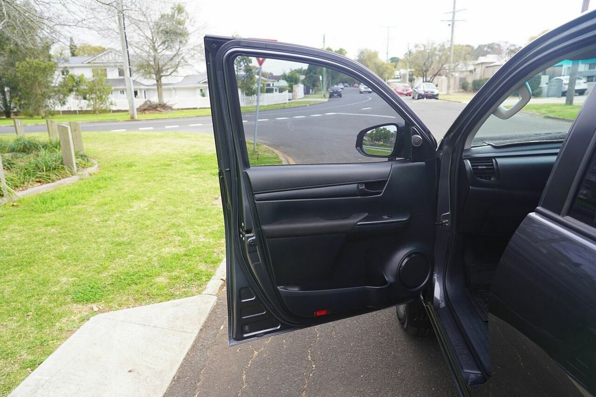 2020 Toyota Hilux SR GUN126R 4X4