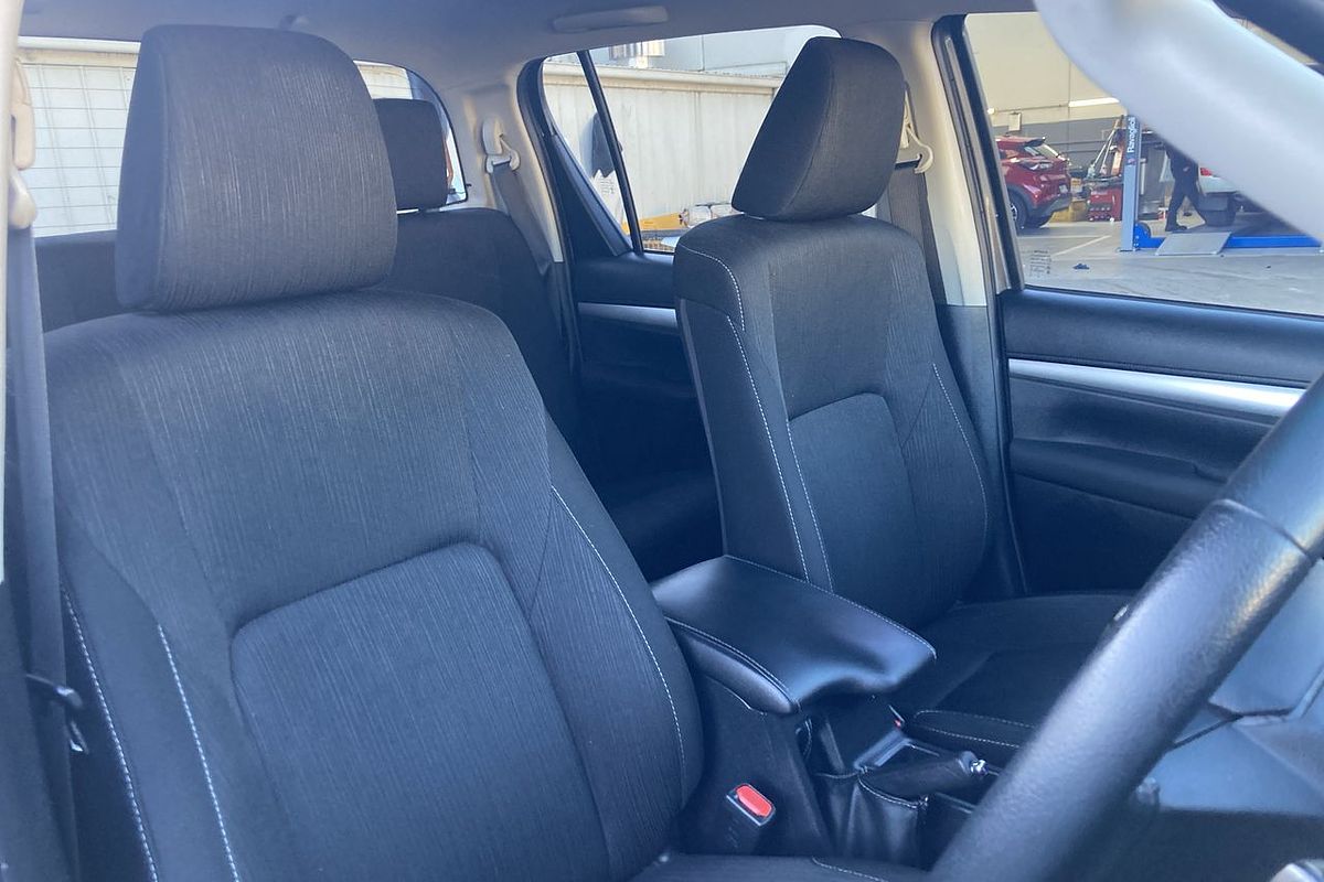 2020 Toyota Hilux SR5 GUN126R 4X4