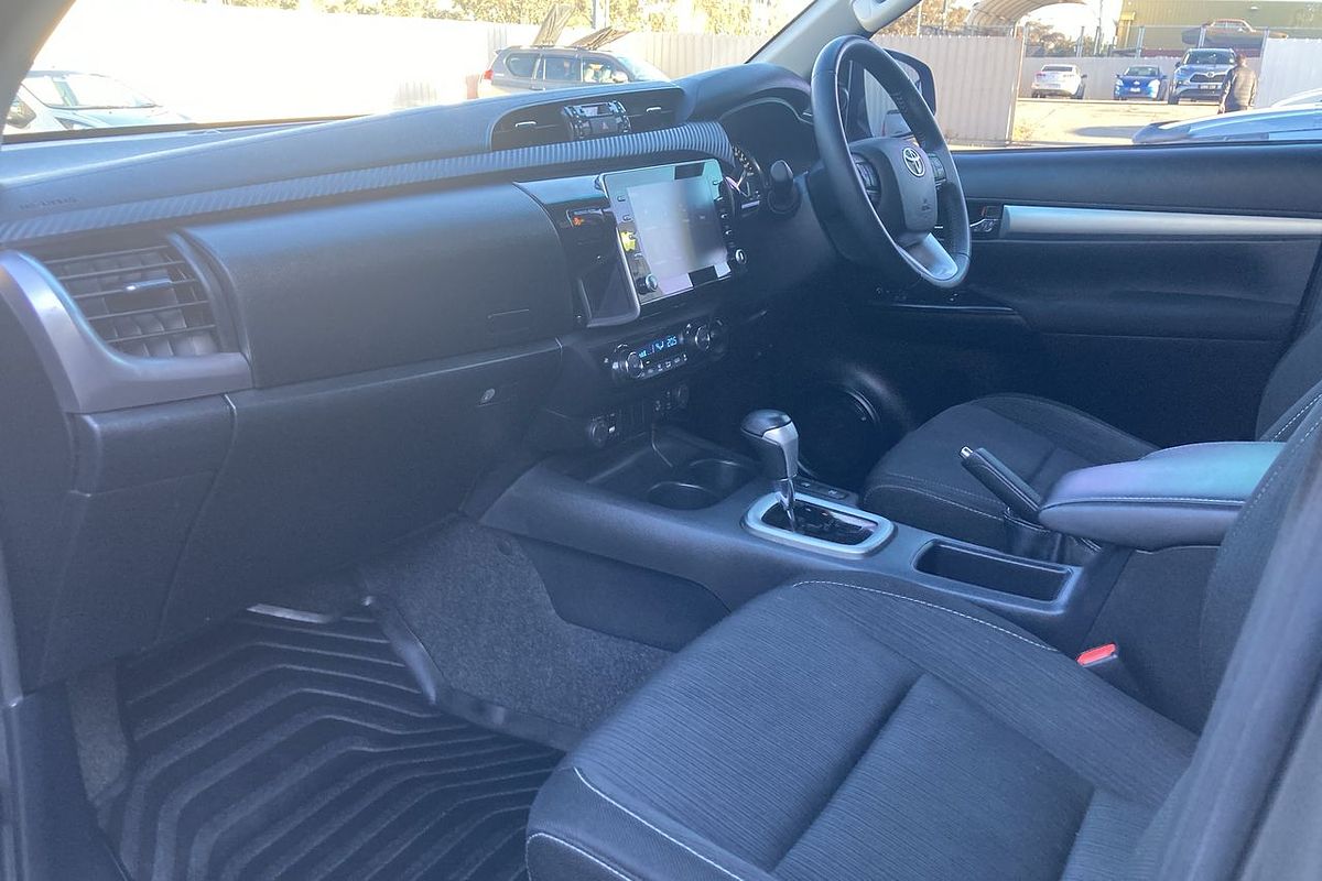 2020 Toyota Hilux SR5 GUN126R 4X4