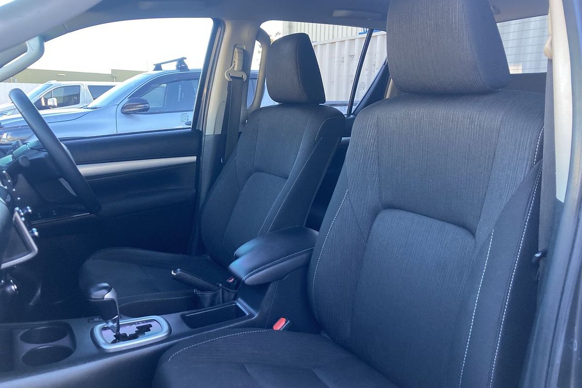 2020 Toyota Hilux SR5 GUN126R 4X4