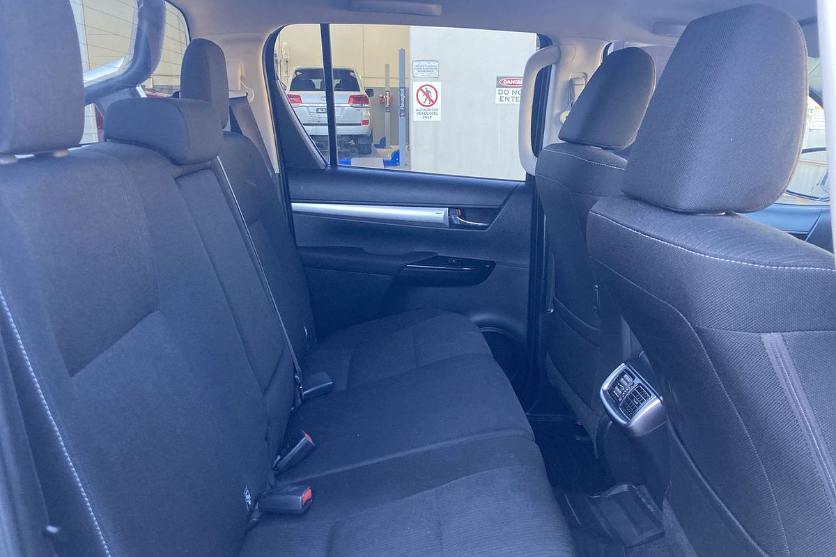 2020 Toyota Hilux SR5 GUN126R 4X4