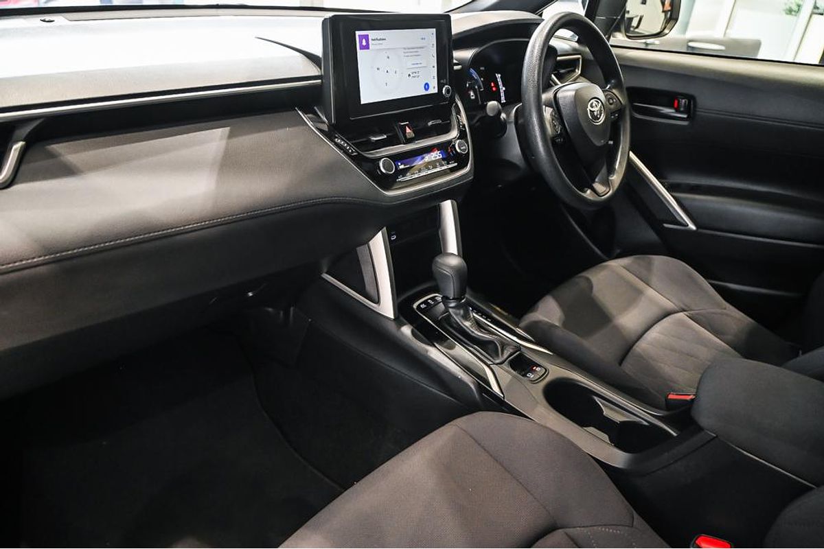2024 Toyota Corolla Cross GX MXGH10R