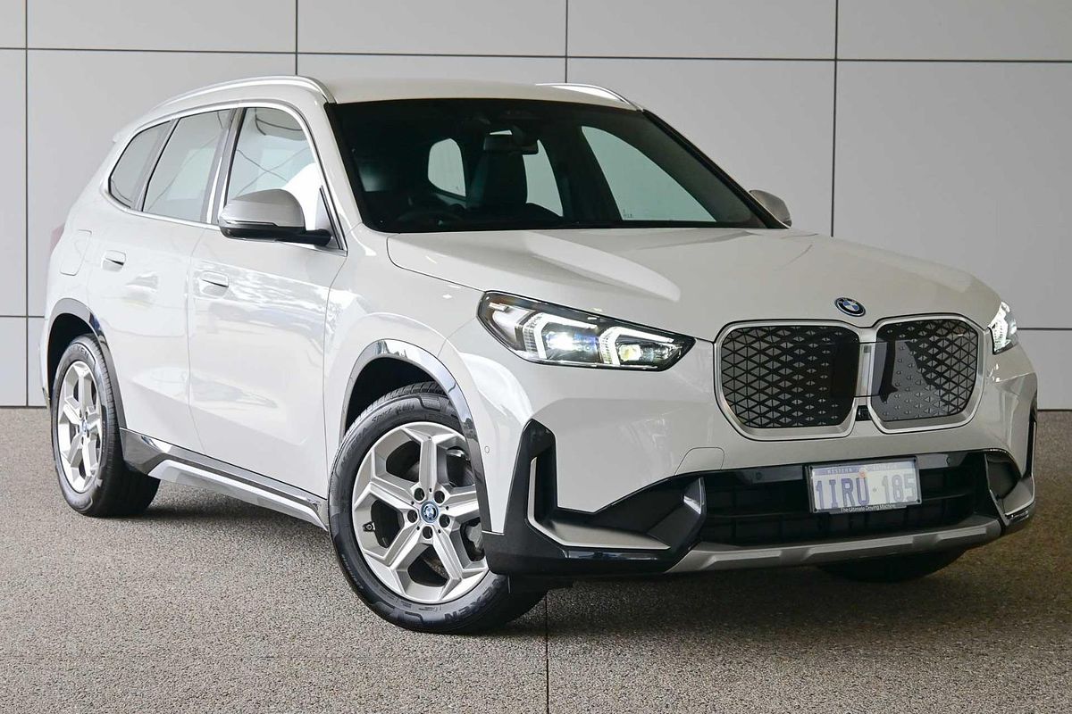 2024 BMW iX1 eDrive20 xLine U11