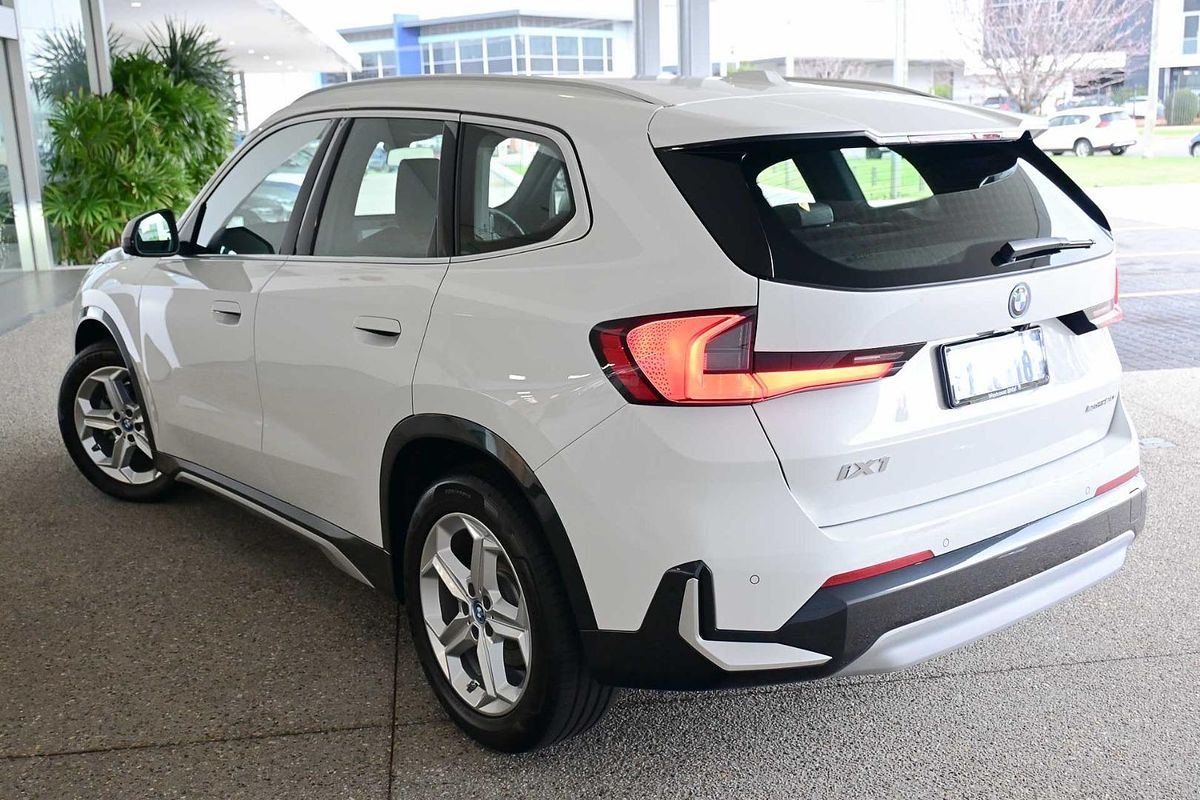 2024 BMW iX1 eDrive20 xLine U11