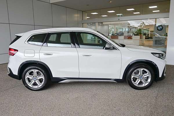 2024 BMW iX1 eDrive20 xLine U11