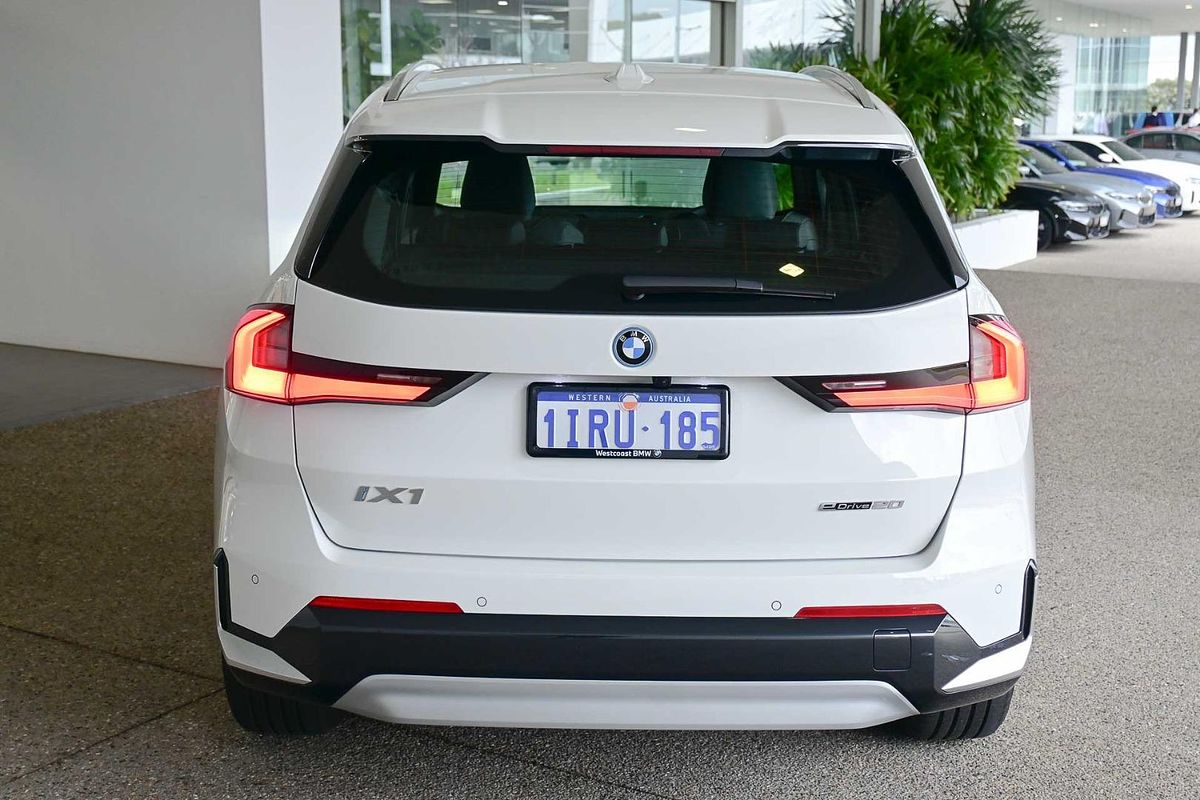 2024 BMW iX1 eDrive20 xLine U11
