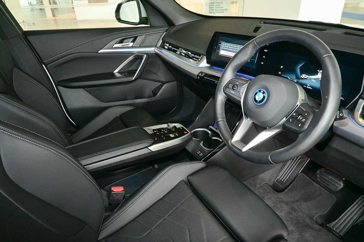 2024 BMW iX1 eDrive20 xLine U11