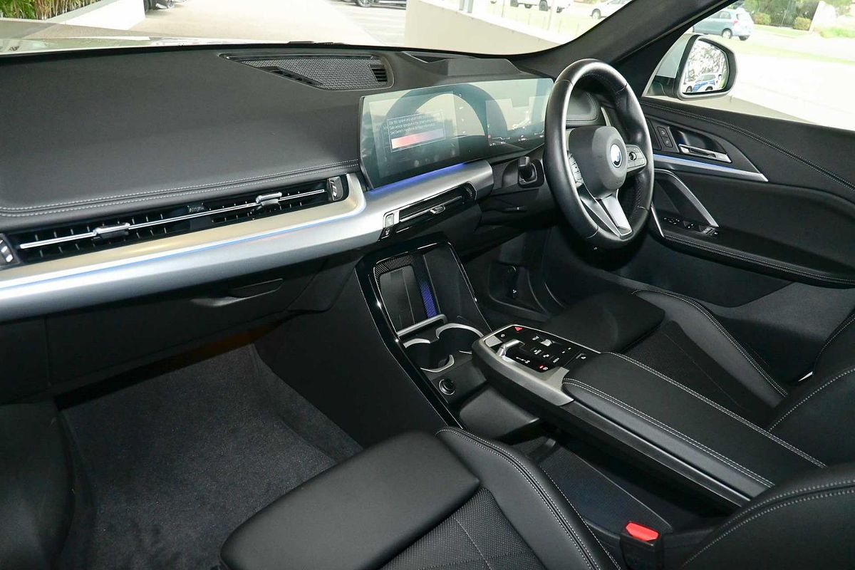 2024 BMW iX1 eDrive20 xLine U11