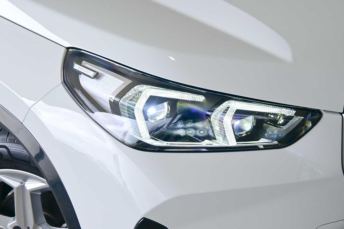 2024 BMW iX1 eDrive20 xLine U11