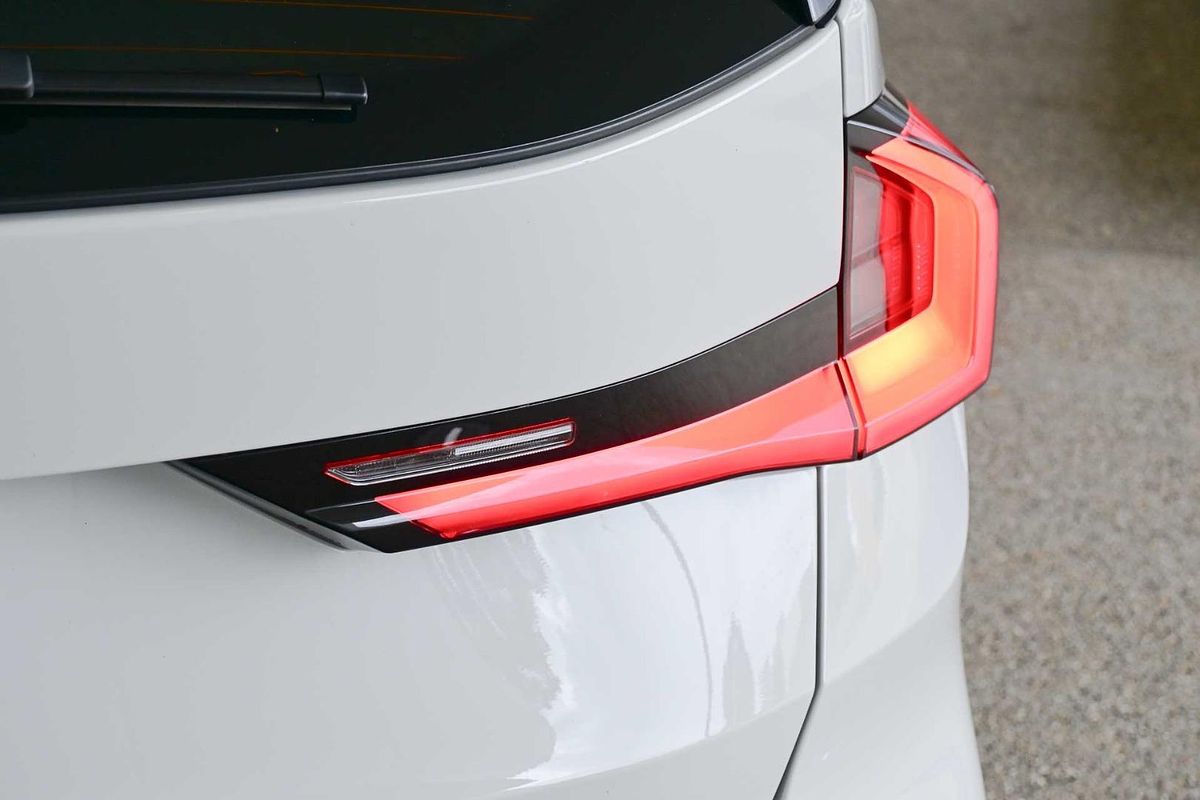 2024 BMW iX1 eDrive20 xLine U11