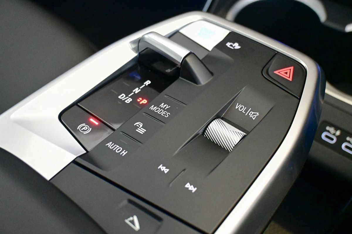 2024 BMW iX1 eDrive20 xLine U11