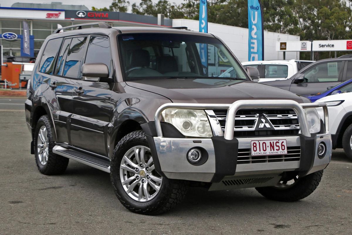 2013 Mitsubishi Pajero VR-X NW