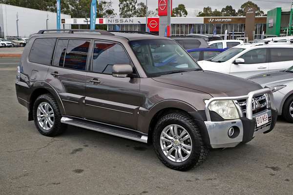 2013 Mitsubishi Pajero VR-X NW