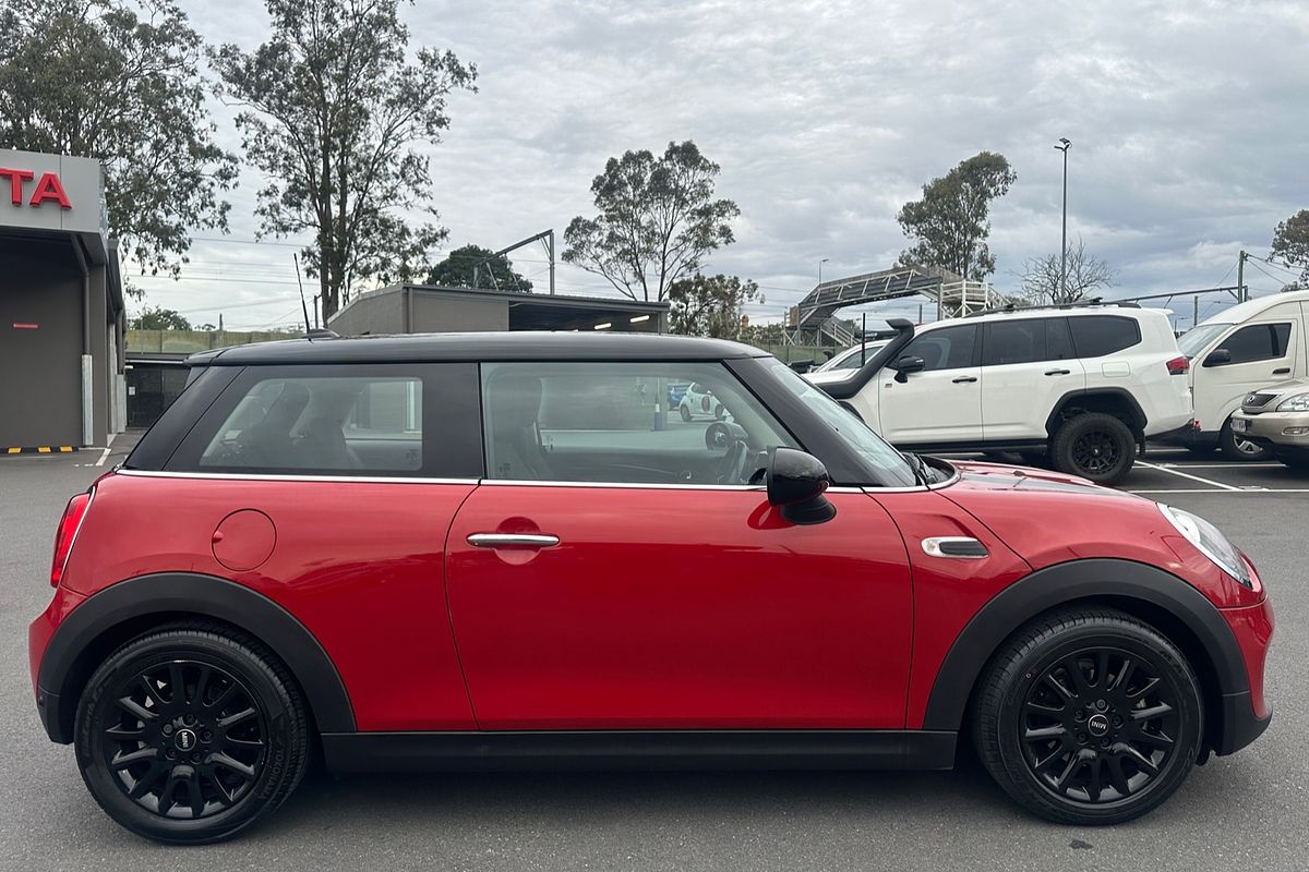 2017 MINI Cooper
