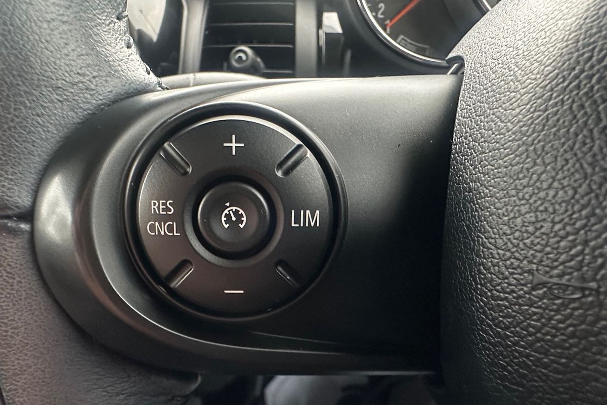 2017 MINI Cooper