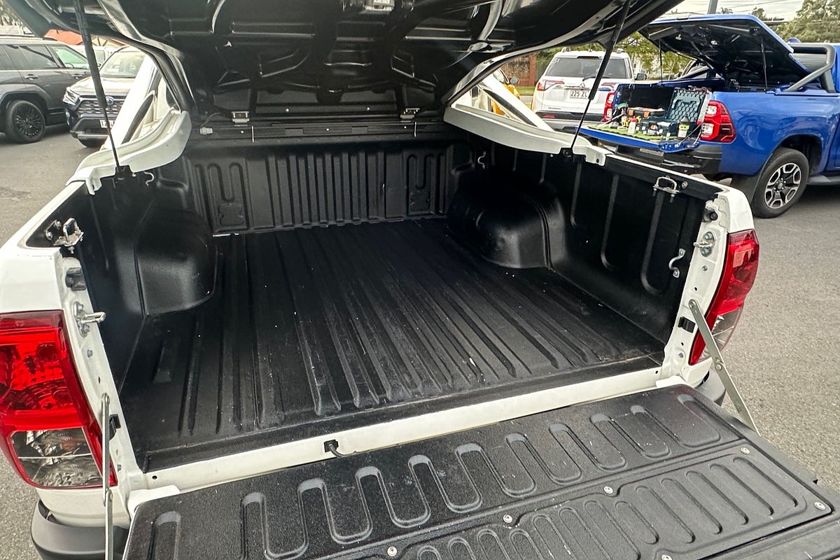 2019 Toyota Hilux SR5 GUN126R