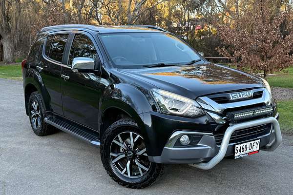 2020 Isuzu MU-X LS-T
