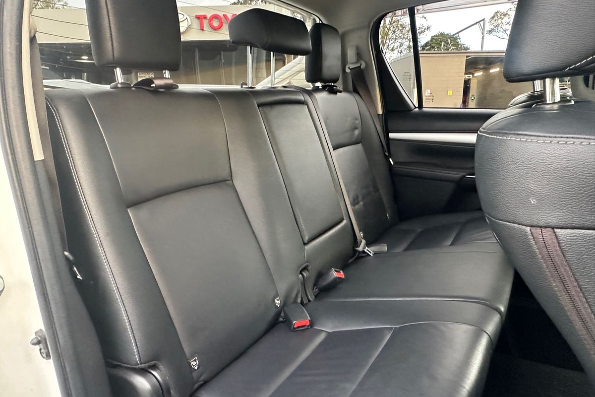 2019 Toyota Hilux SR5 GUN126R