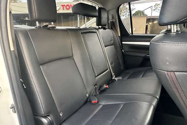 2019 Toyota Hilux SR5 GUN126R