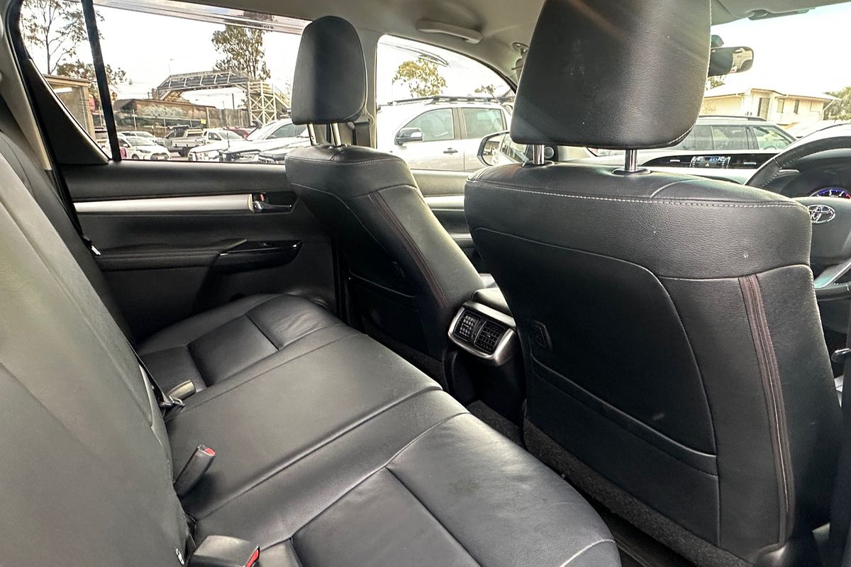 2019 Toyota Hilux SR5 GUN126R