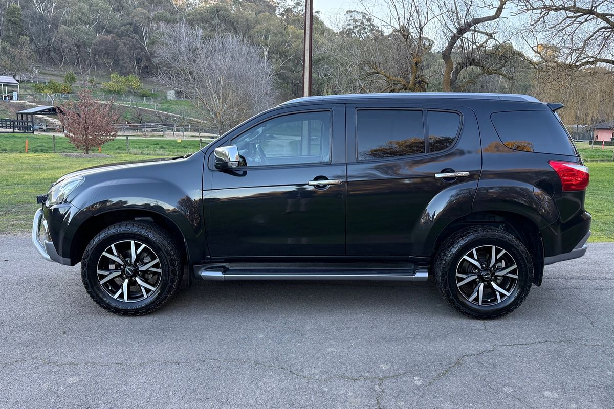 2020 Isuzu MU-X LS-T