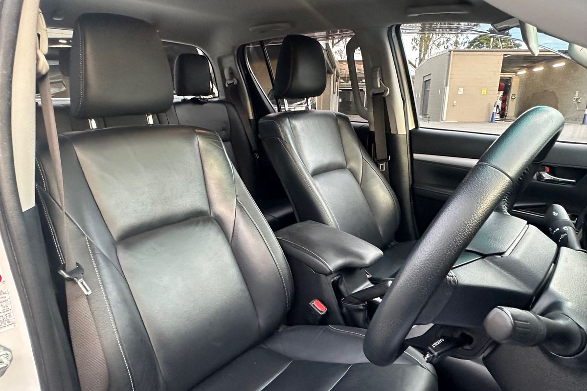 2019 Toyota Hilux SR5 GUN126R