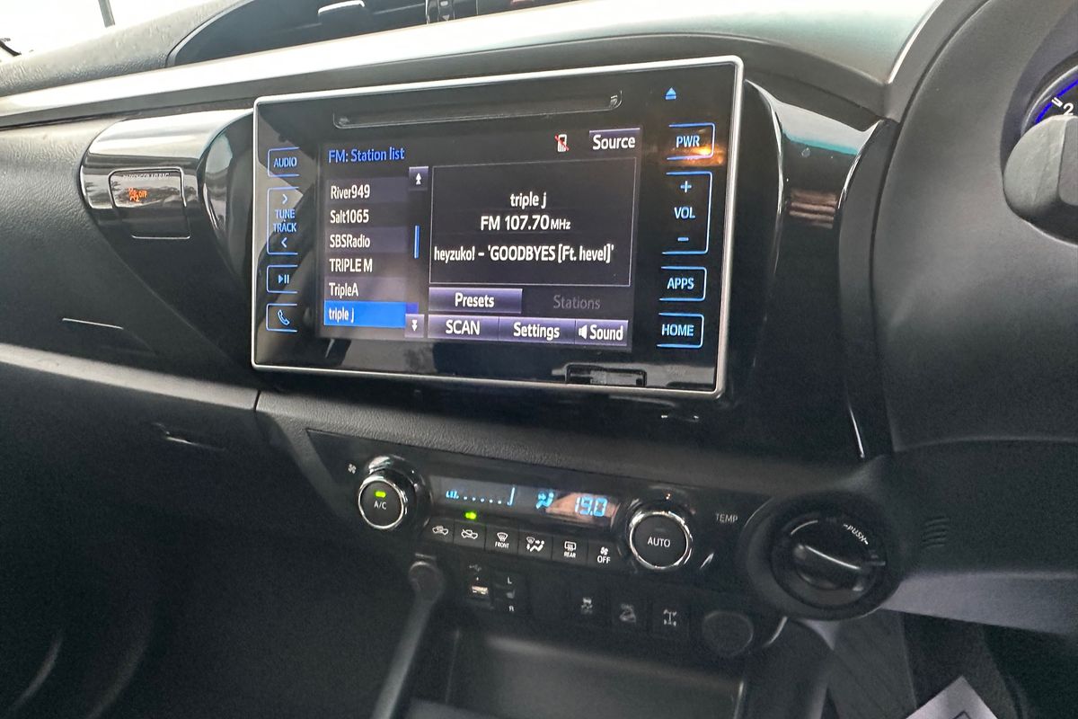 2019 Toyota Hilux SR5 GUN126R