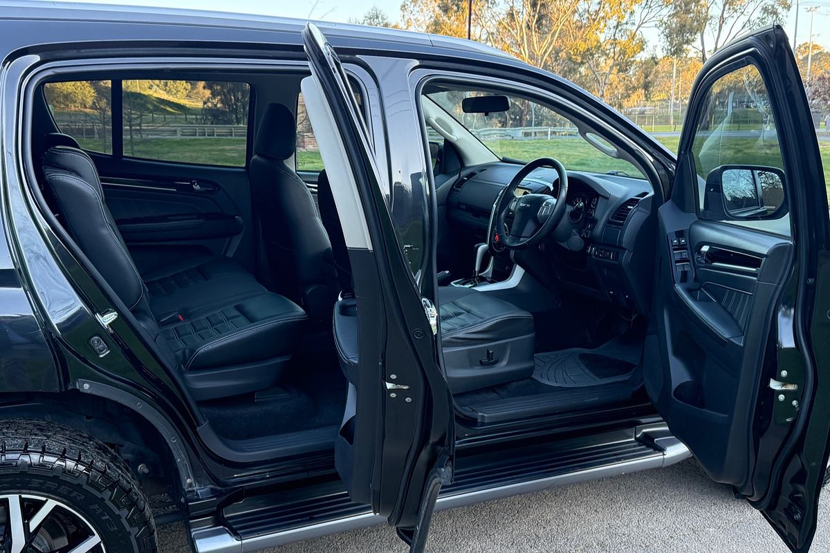 2020 Isuzu MU-X LS-T