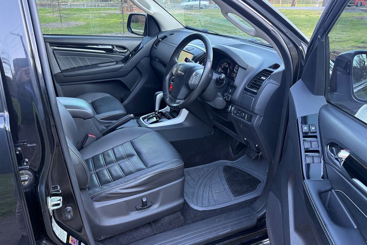2020 Isuzu MU-X LS-T