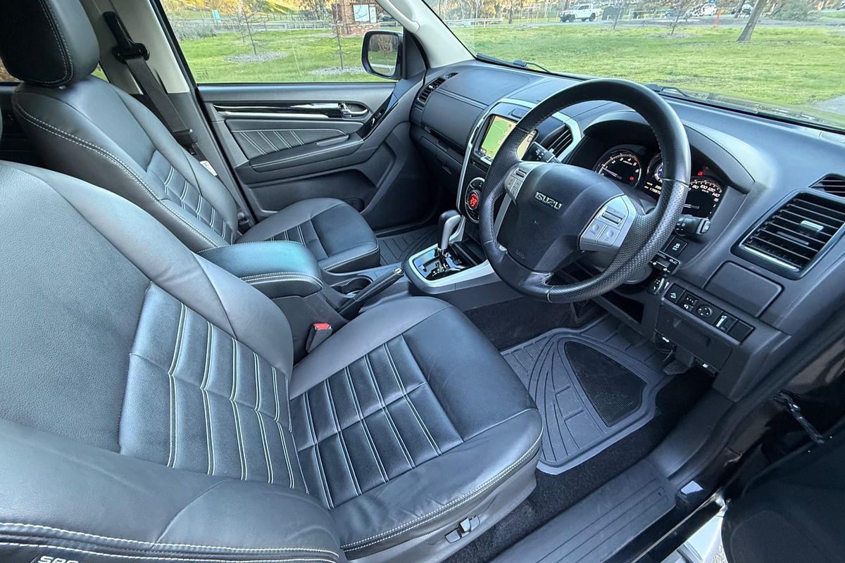 2020 Isuzu MU-X LS-T