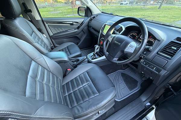 2020 Isuzu MU-X LS-T