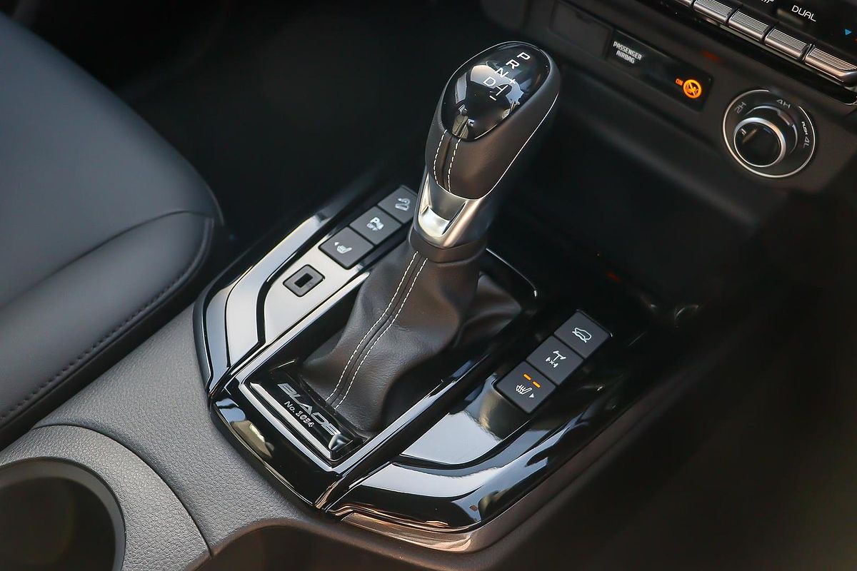 2025 Isuzu D-MAX BLADE 4X4