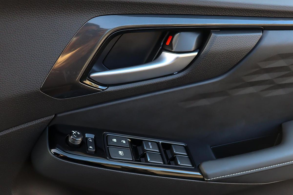 2025 Isuzu D-MAX BLADE 4X4