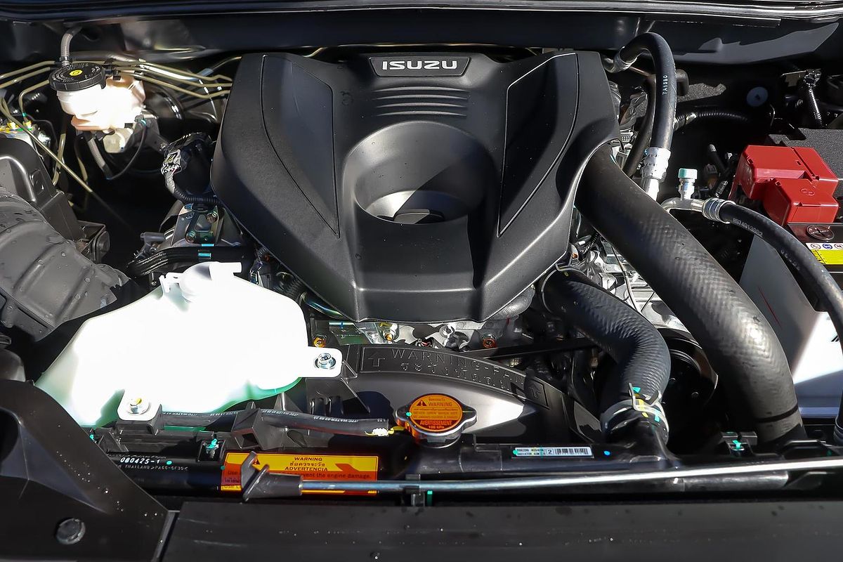 2025 Isuzu D-MAX BLADE 4X4