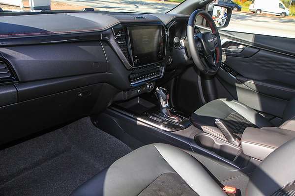 2025 Isuzu D-MAX X-TERRAIN 4X4