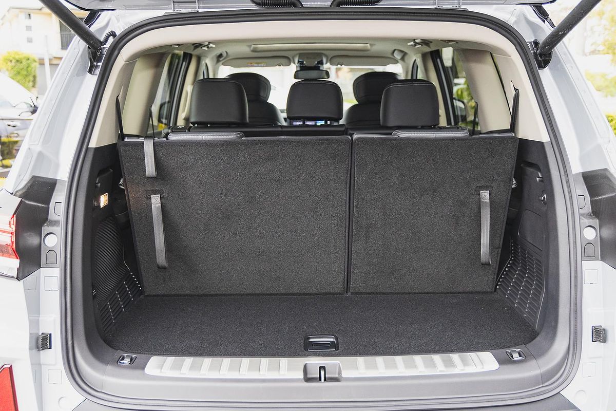 2025 LDV D90 Executive SV9A