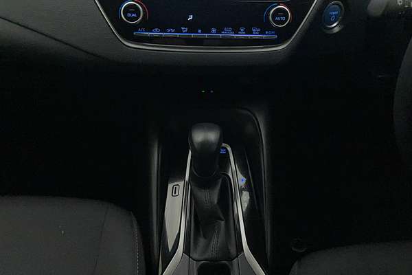 2018 Toyota Corolla SX Hybrid ZWE211R