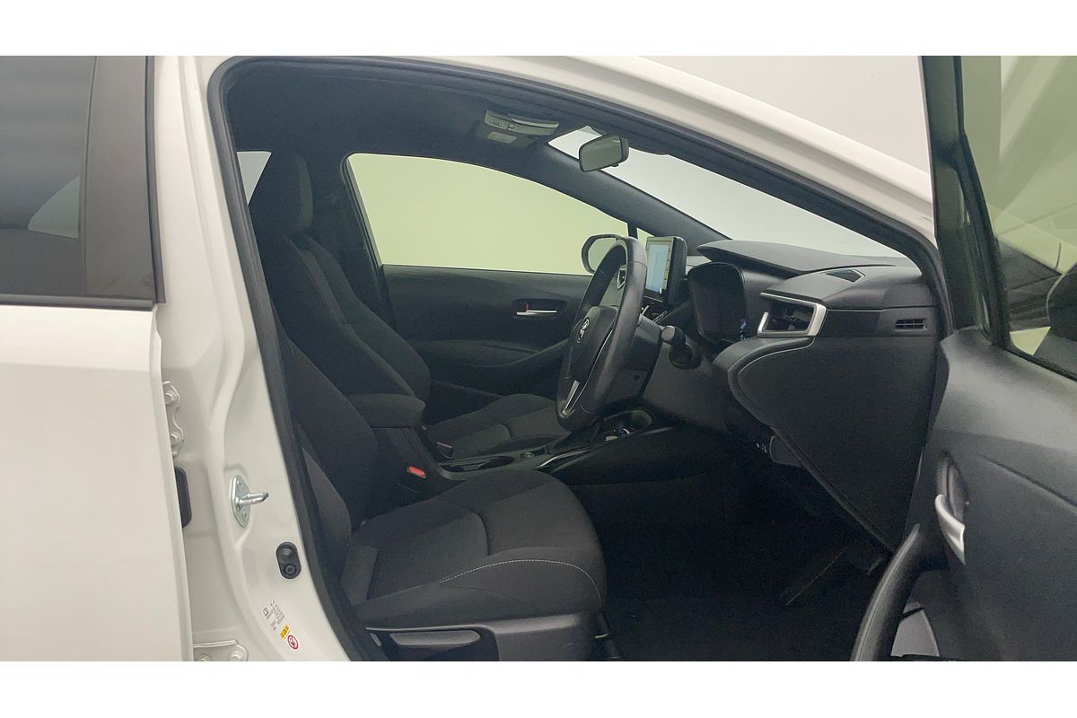 2018 Toyota Corolla SX Hybrid ZWE211R