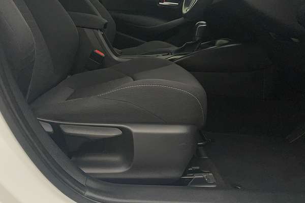 2018 Toyota Corolla SX Hybrid ZWE211R