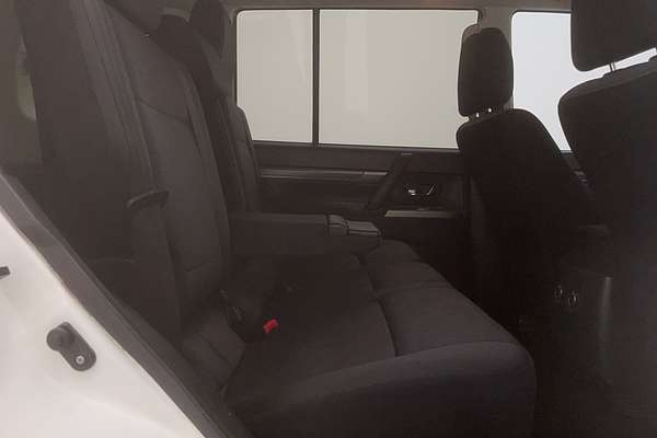 2017 Mitsubishi Pajero GLX NX