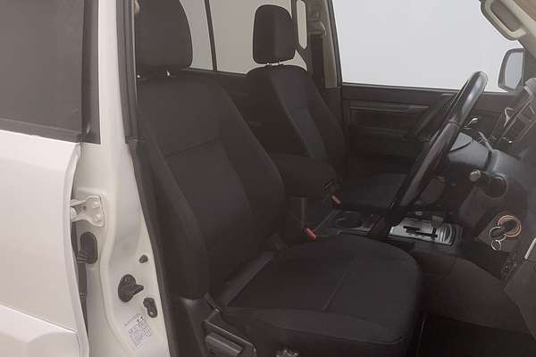 2017 Mitsubishi Pajero GLX NX