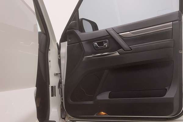2017 Mitsubishi Pajero GLX NX