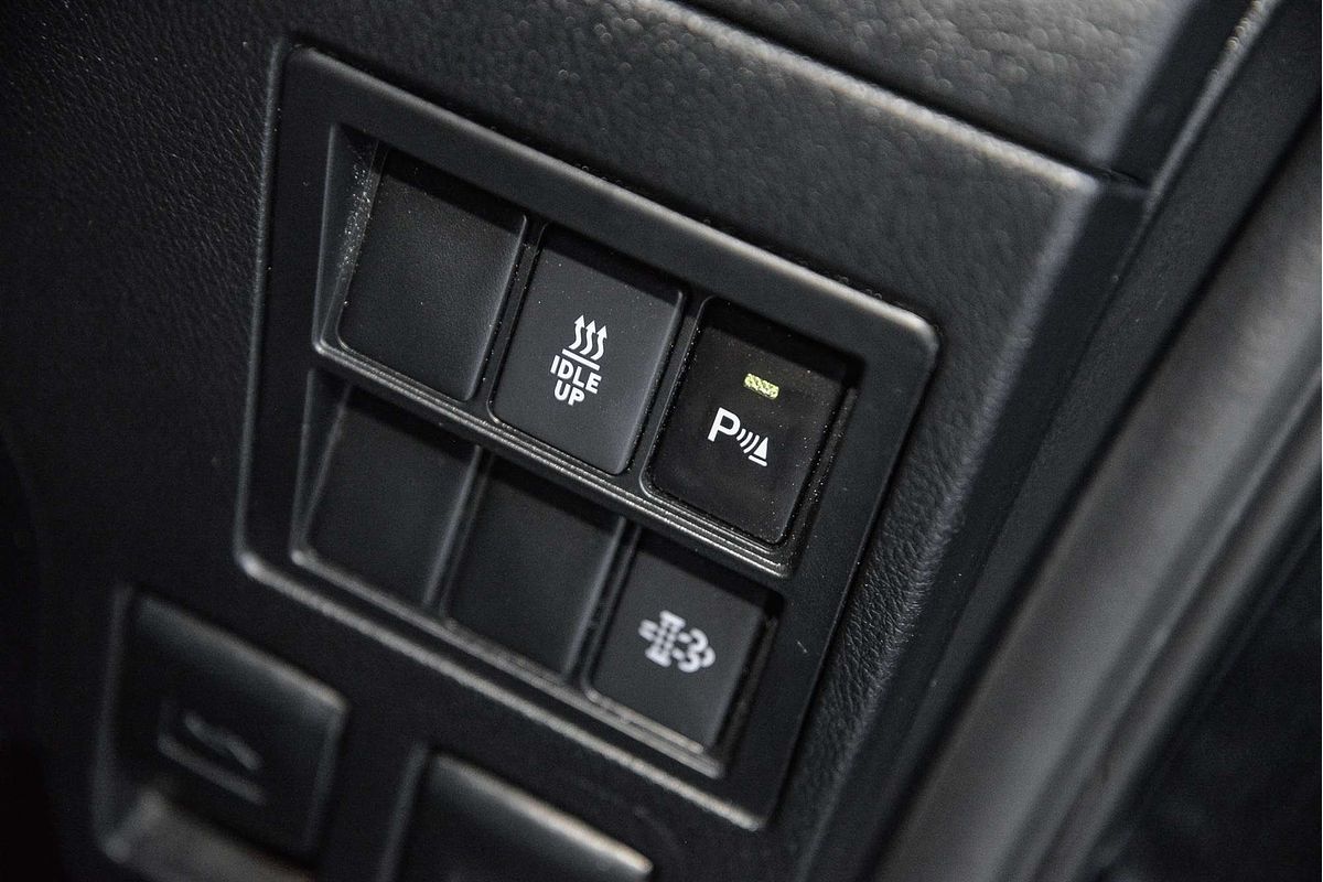 2021 Toyota Hilux SR (4x4) GUN126R FACELIFT 4X4